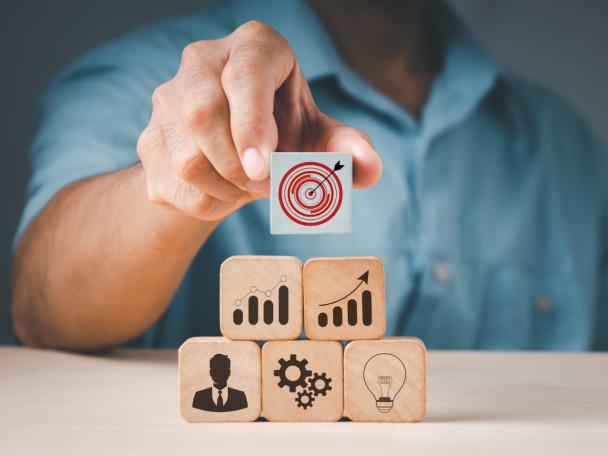 DIGITALIZZARE NON SIGNIFICA SOLTANTO AVERE UNA PRESENZA ONLINE.